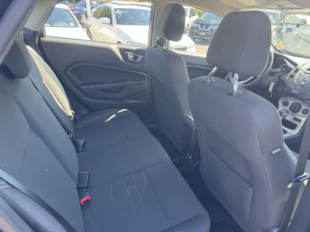2016 Ford Fiesta Image 16