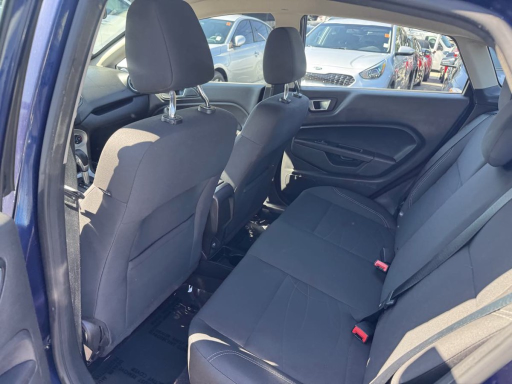 2016 Ford Fiesta Image 17