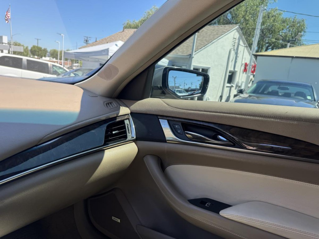 2016 Cadillac CTS Image 16