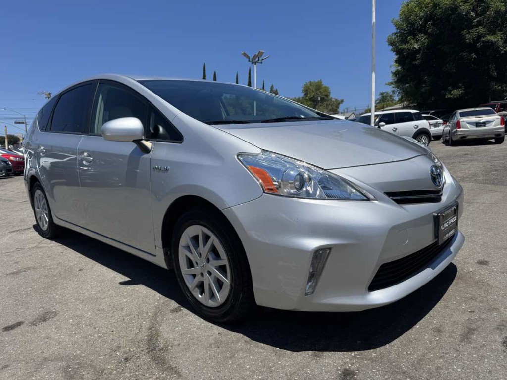 2012 Toyota Prius Image 1