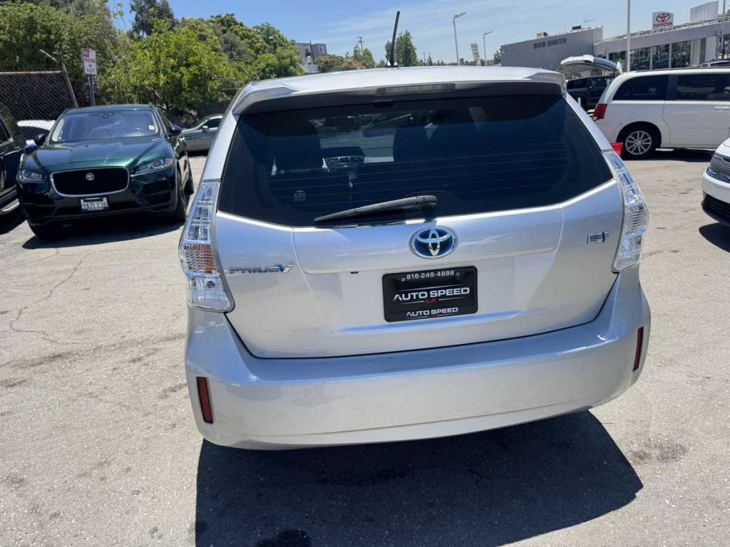 2012 Toyota Prius Image 5