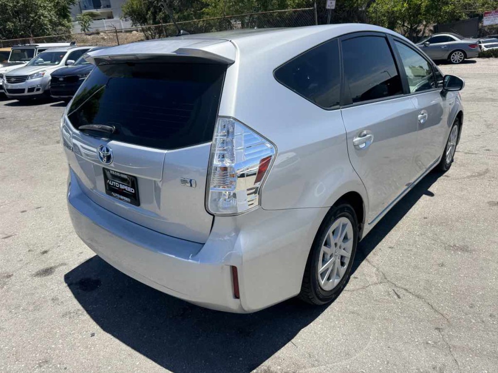 2012 Toyota Prius Image 6