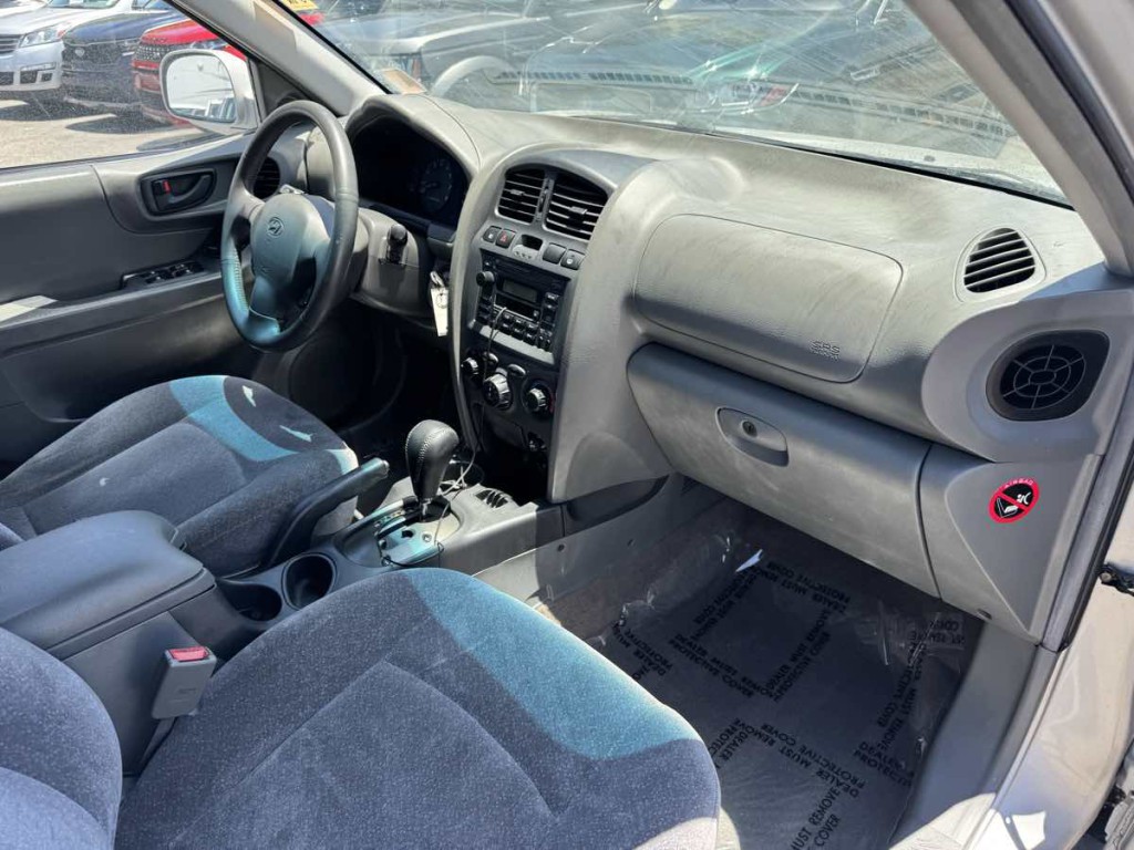 2002 Hyundai Santa Fe Image 10