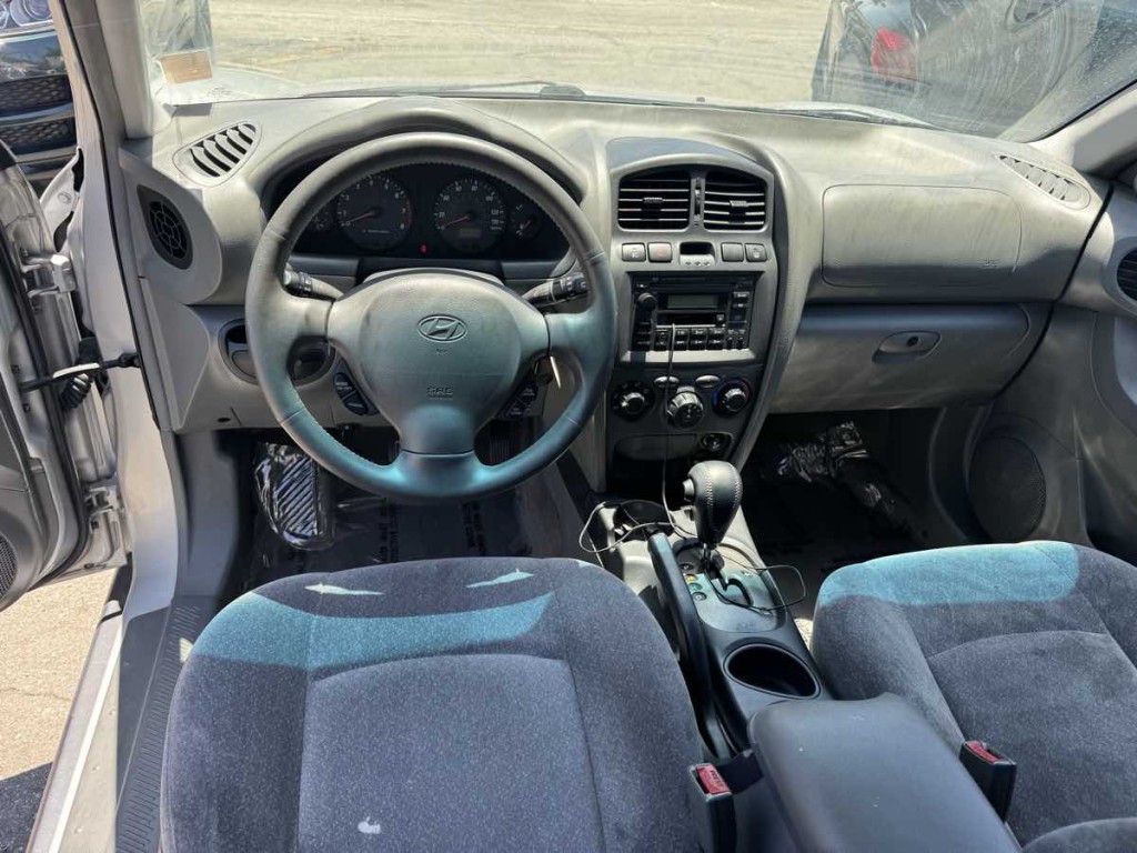 2002 Hyundai Santa Fe Image 15