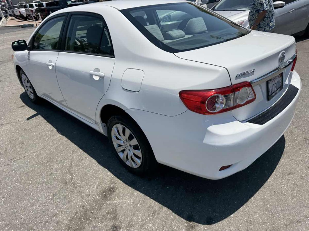 2012 Toyota Corolla Image 4