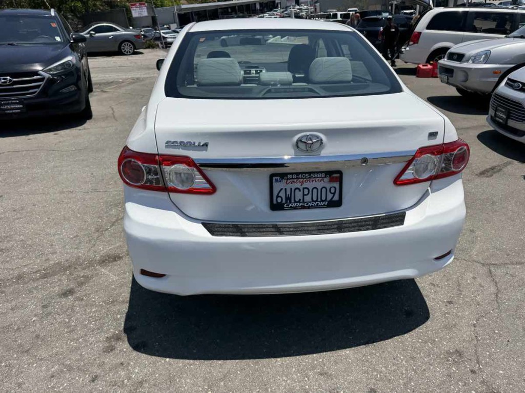 2012 Toyota Corolla Image 5