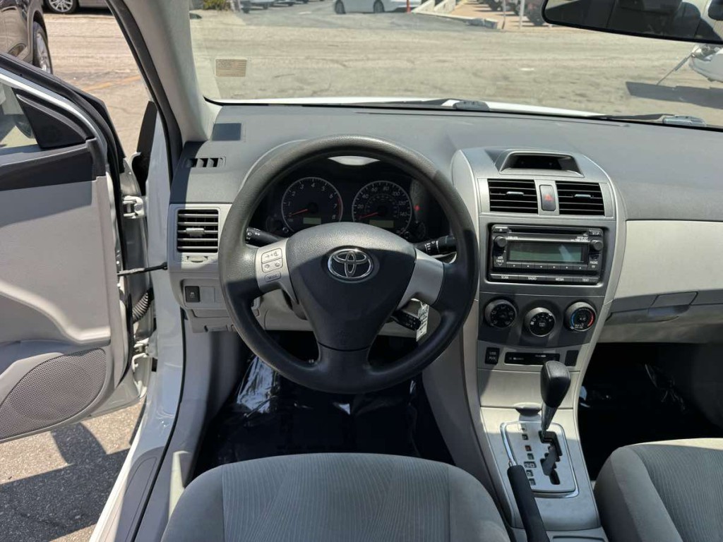 2012 Toyota Corolla Image 10