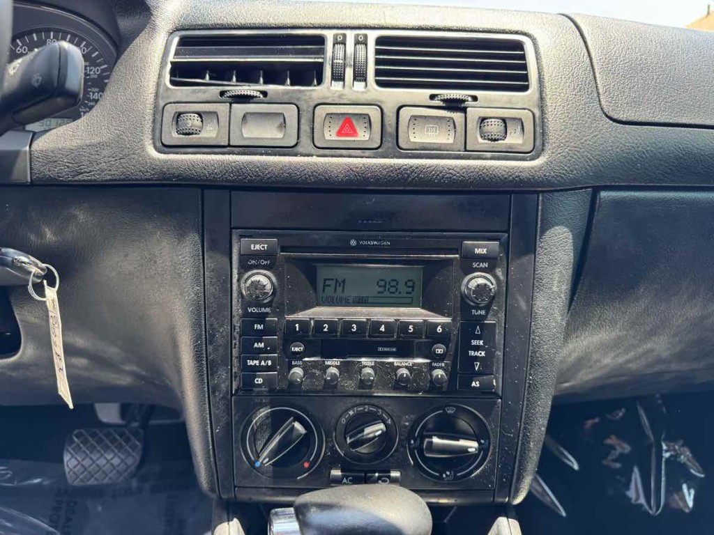 2003 Volkswagen Jetta Image 11