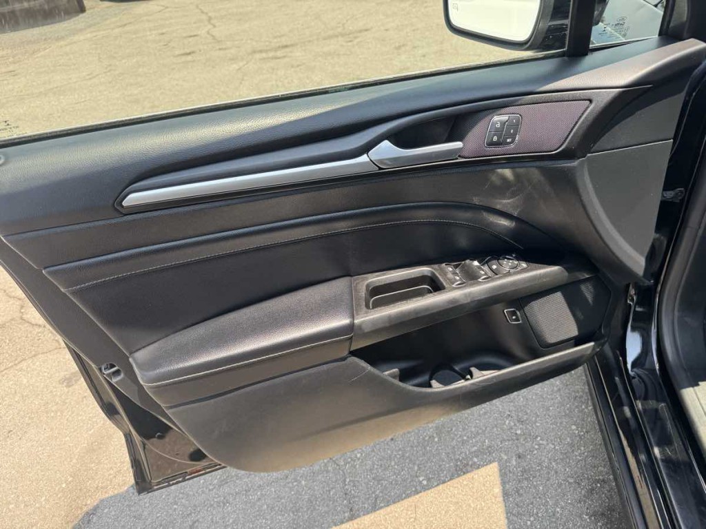 2018 Ford Fusion Image 9