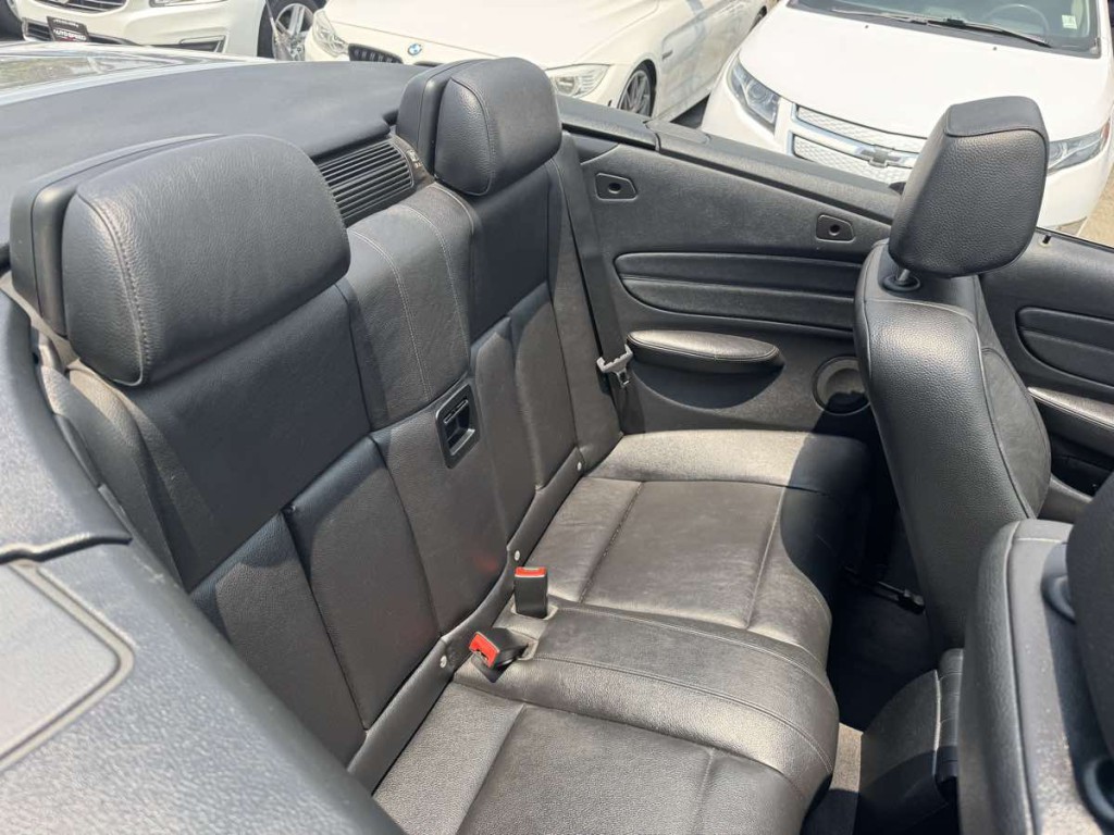 2012 BMW 1 Series Image 24