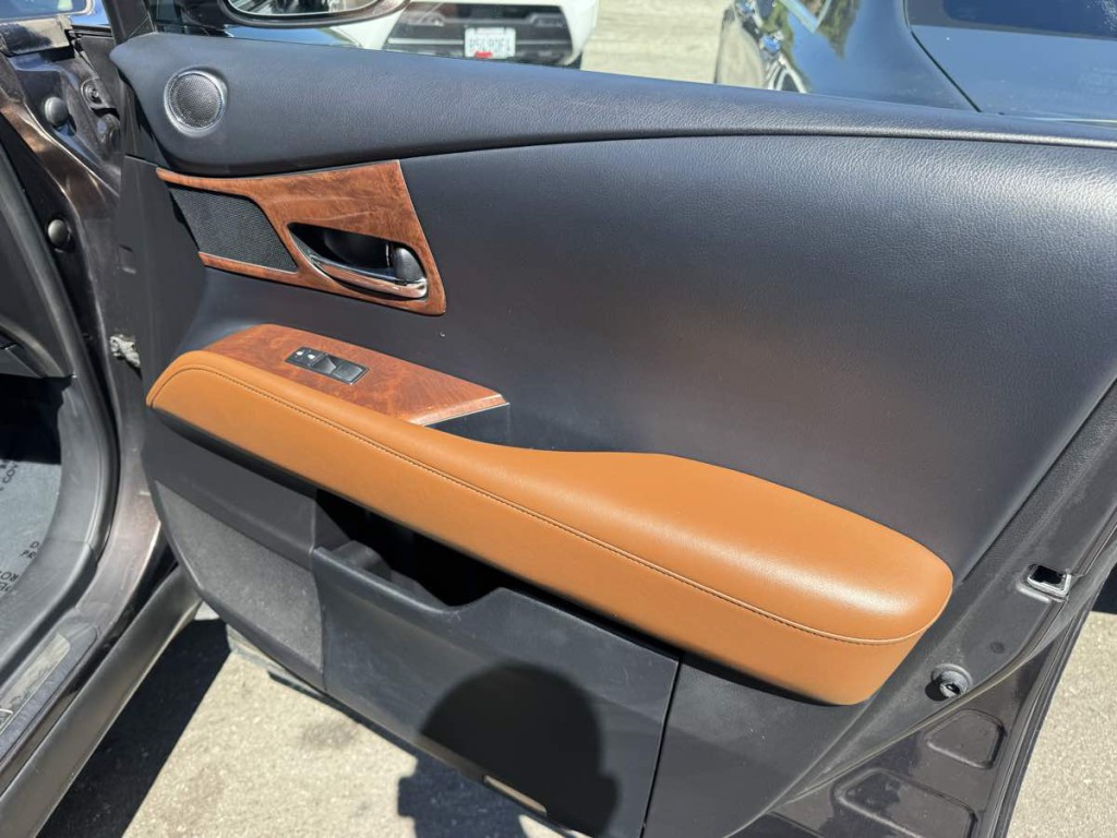 2013 Lexus RX 450h Image 14