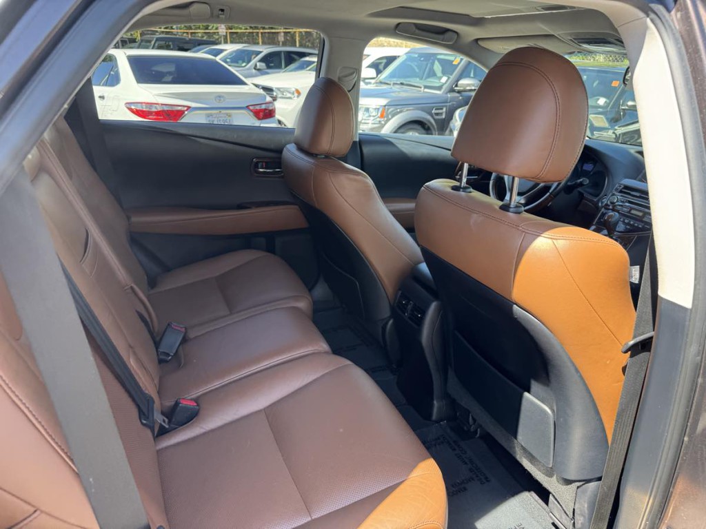 2013 Lexus RX 450h Image 16