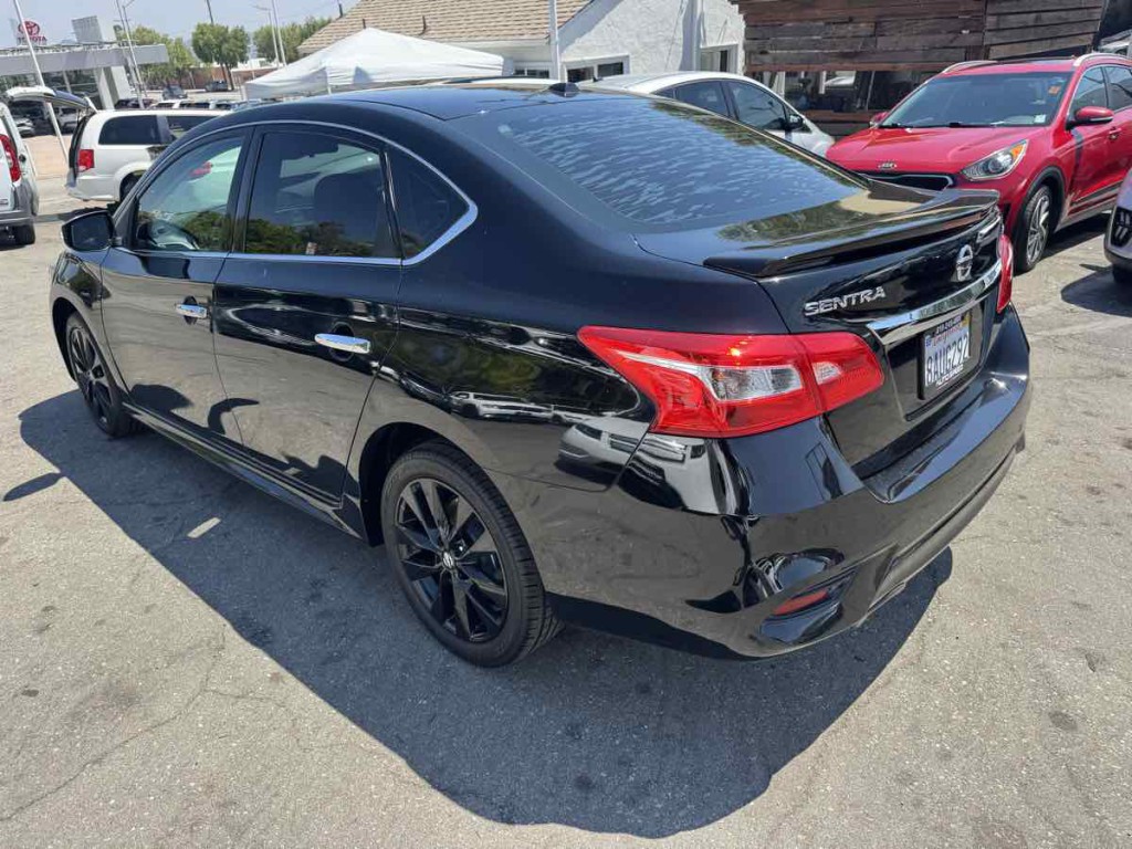 2017 Nissan Sentra Image 4
