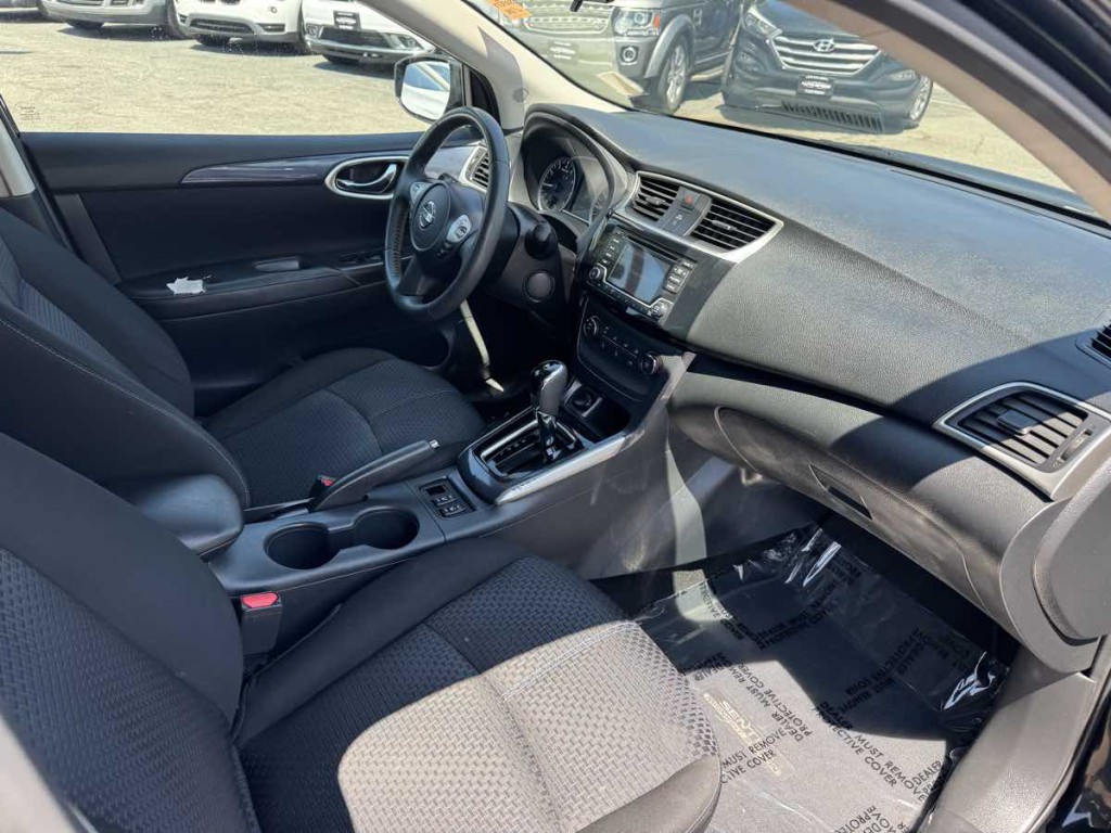 2017 Nissan Sentra Image 8