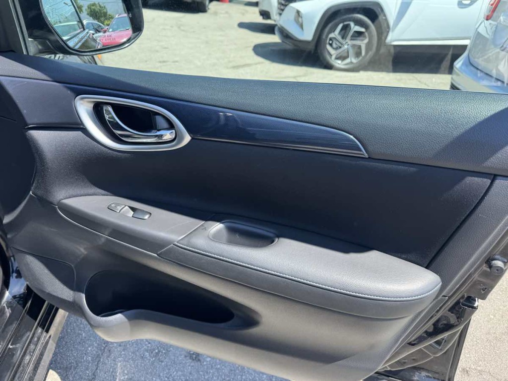 2017 Nissan Sentra Image 9
