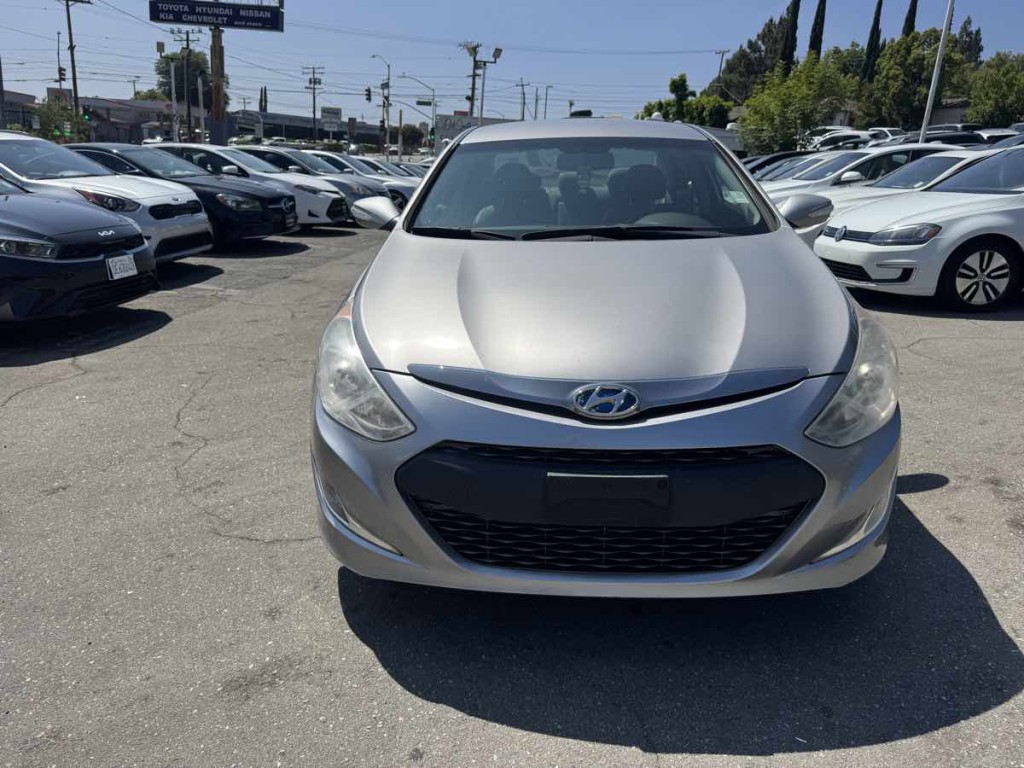 2012 Hyundai Sonata Image 2