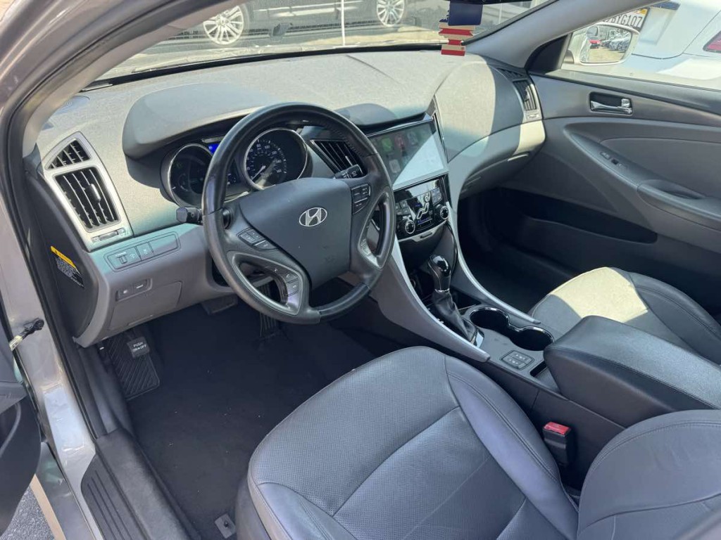 2012 Hyundai Sonata Image 9