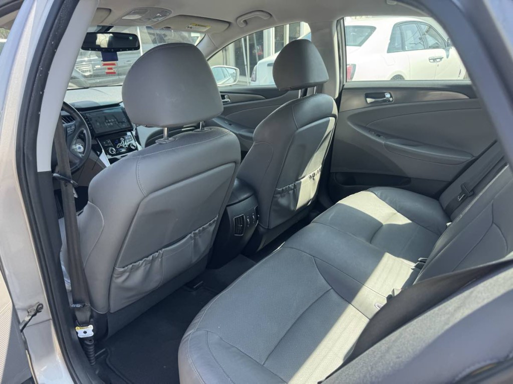 2012 Hyundai Sonata Image 13