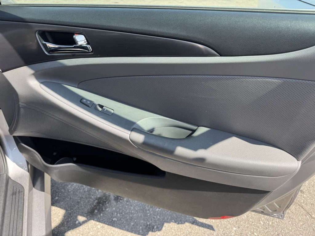 2012 Hyundai Sonata Image 15