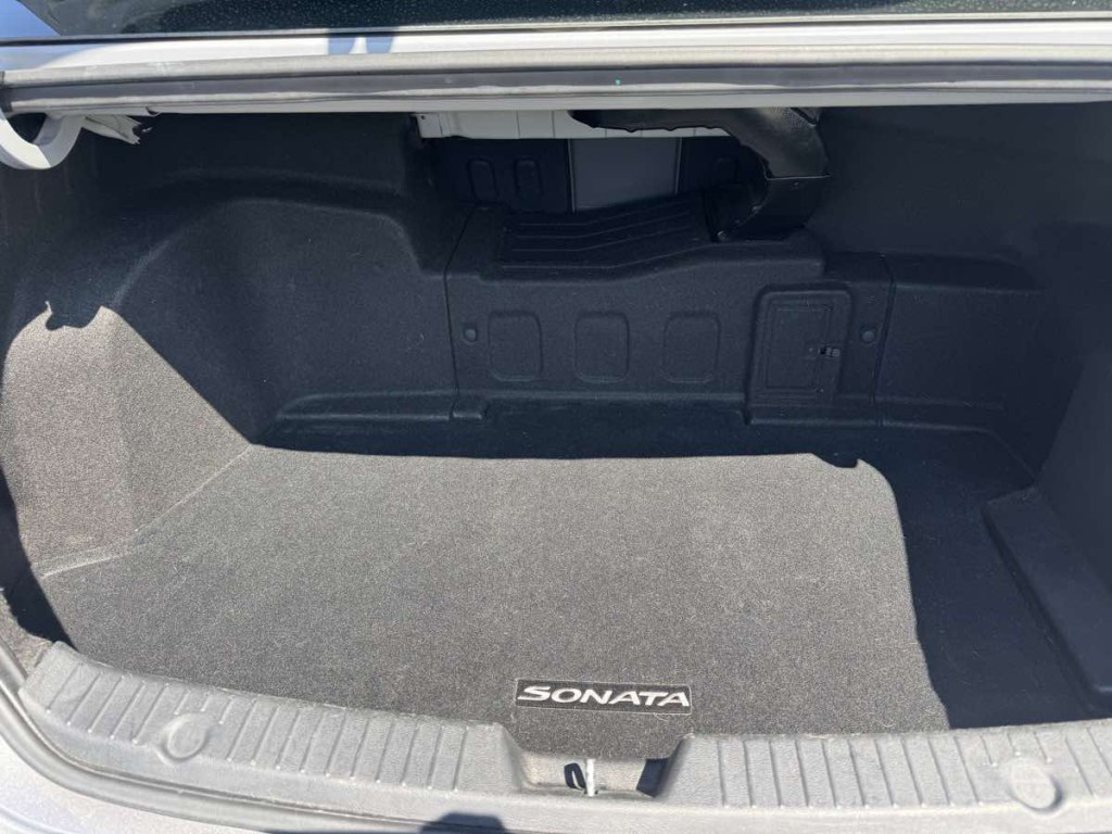 2012 Hyundai Sonata Image 16