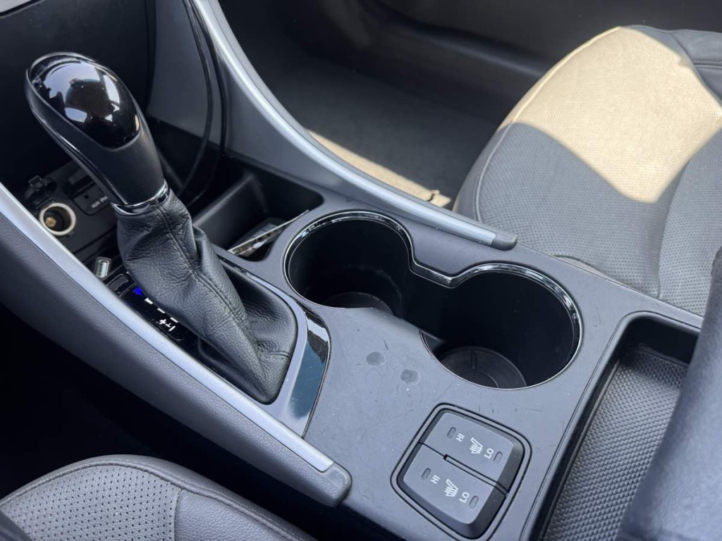 2012 Hyundai Sonata Image 21