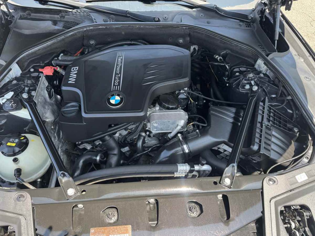 2014 BMW 5 Series Image 16