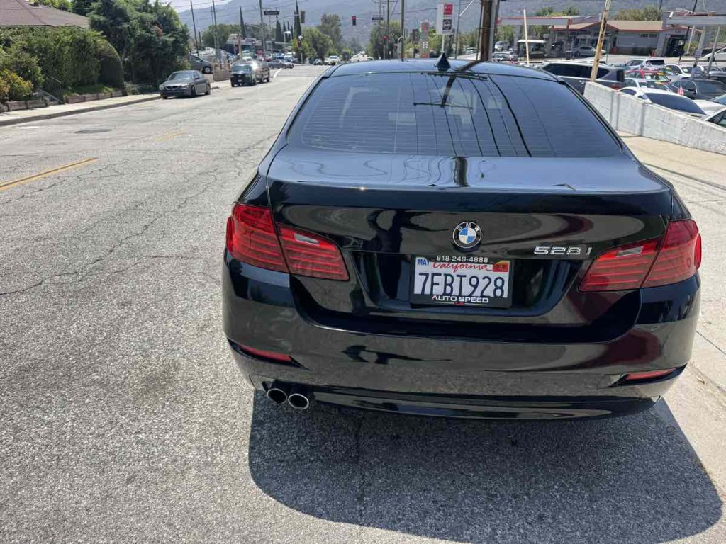 2014 BMW 5 Series Image 22