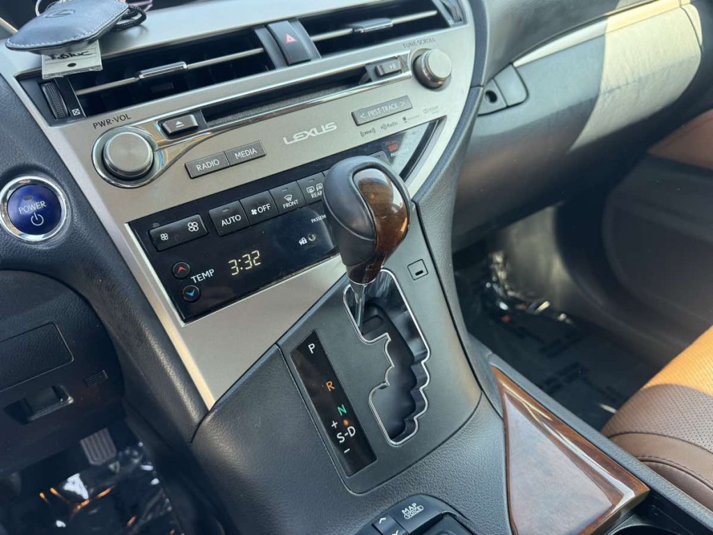2015 Lexus RX 450h Image 15