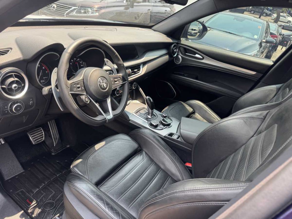 2018 Alfa Romeo Stelvio Image 10