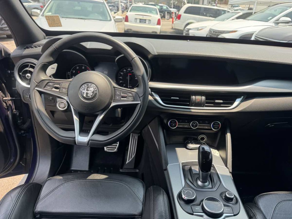 2018 Alfa Romeo Stelvio Image 11