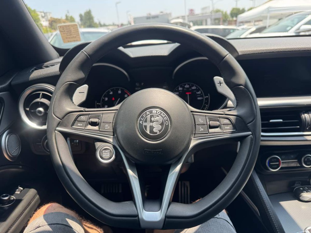 2018 Alfa Romeo Stelvio Image 15