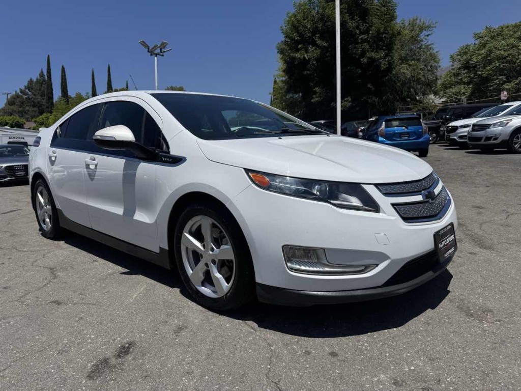 2014 Chevrolet Volt Image 1