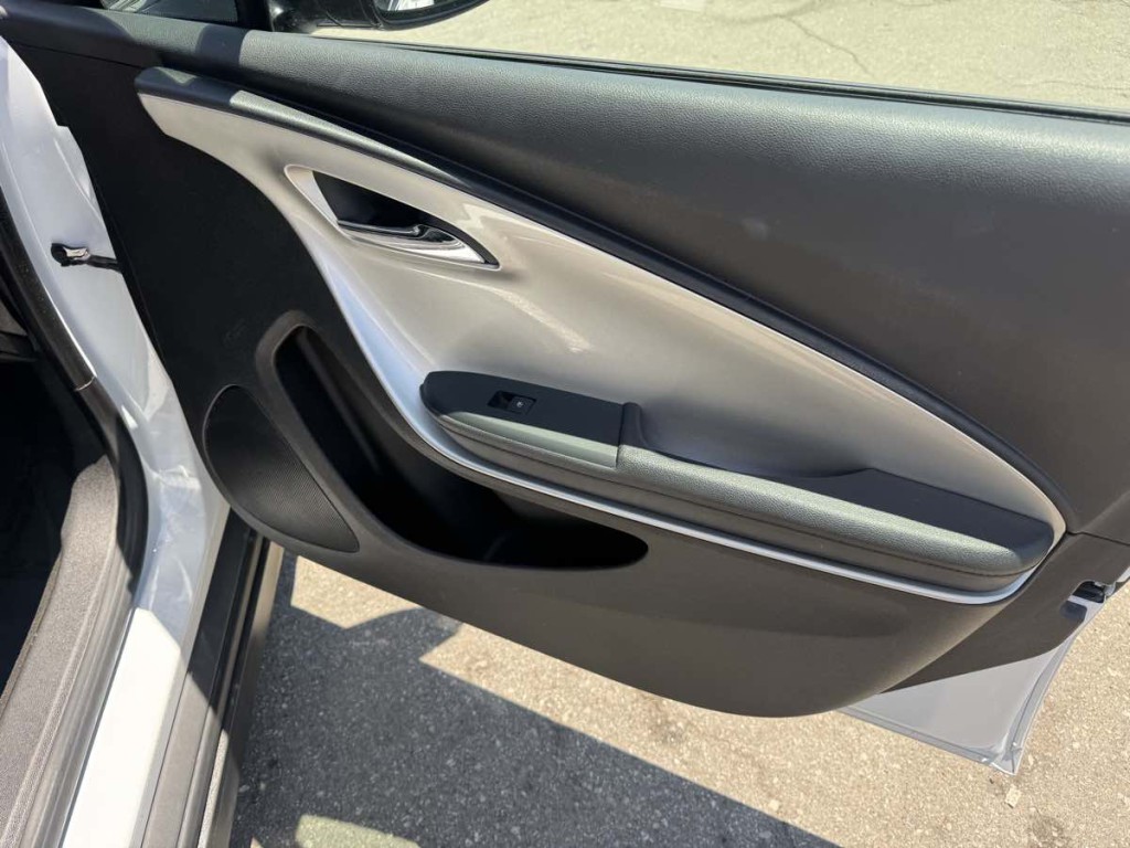 2014 Chevrolet Volt Image 10