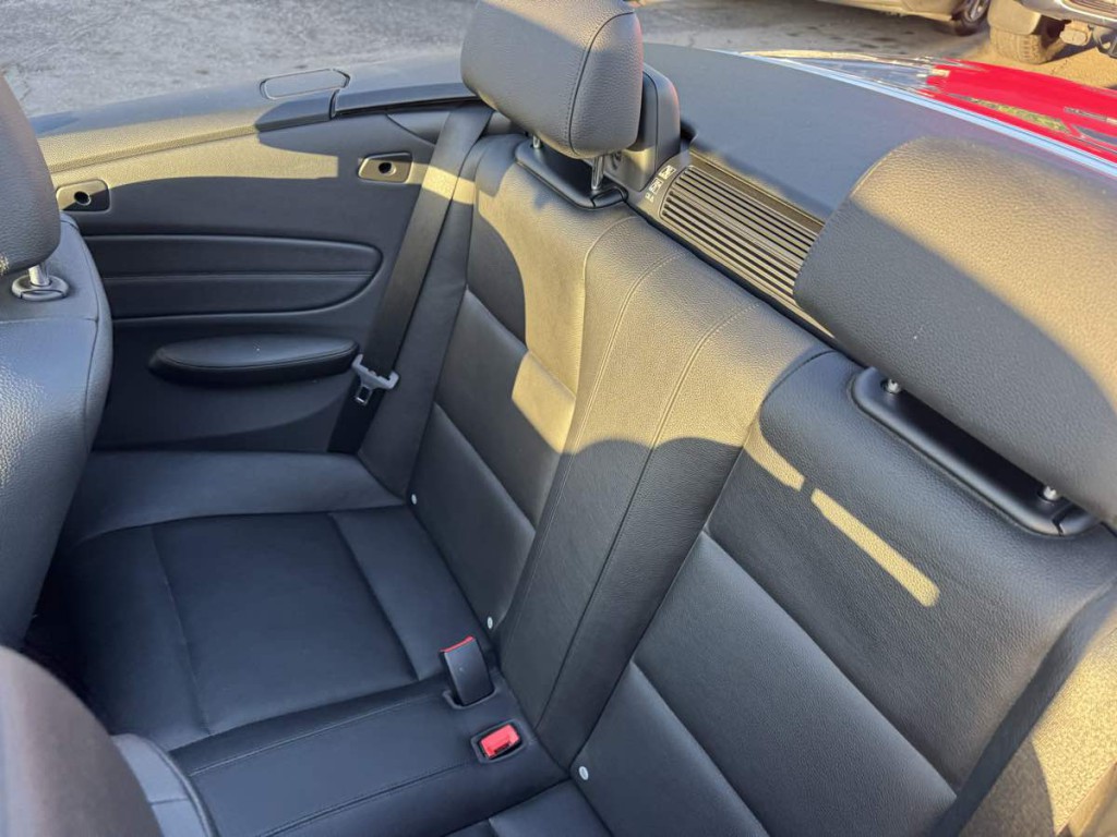 2011 BMW 1 Series Image 6