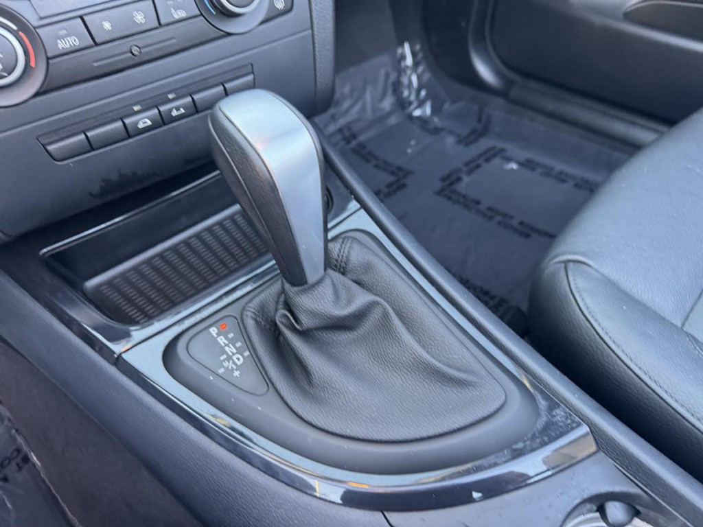 2011 BMW 1 Series Image 7
