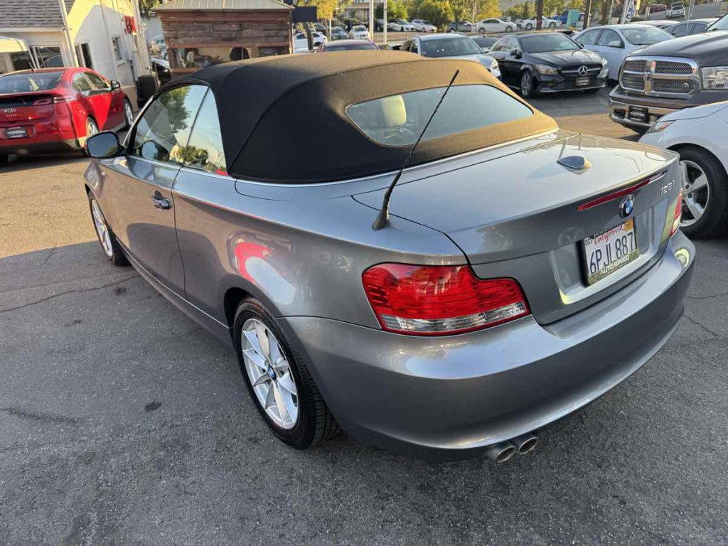 2011 BMW 1 Series Image 18
