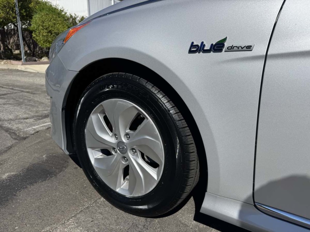 2015 Hyundai Sonata Image 4