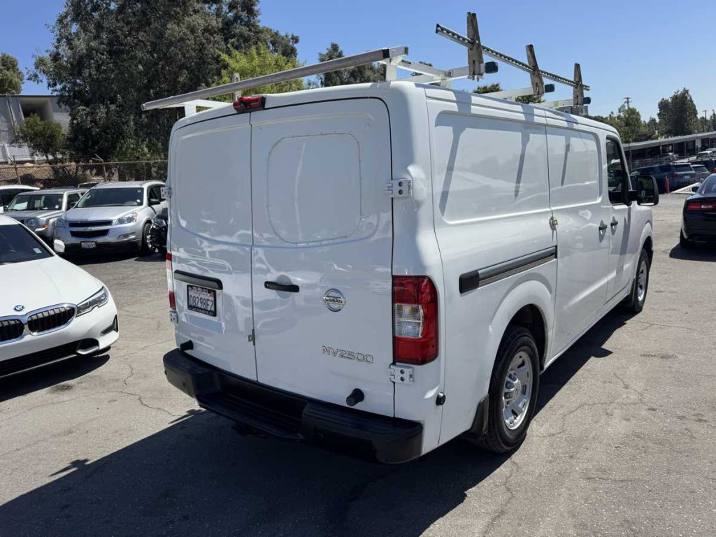 2017 Nissan NV Image 6