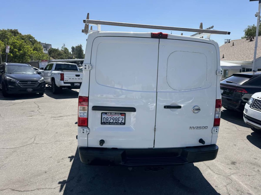 2017 Nissan NV Image 7
