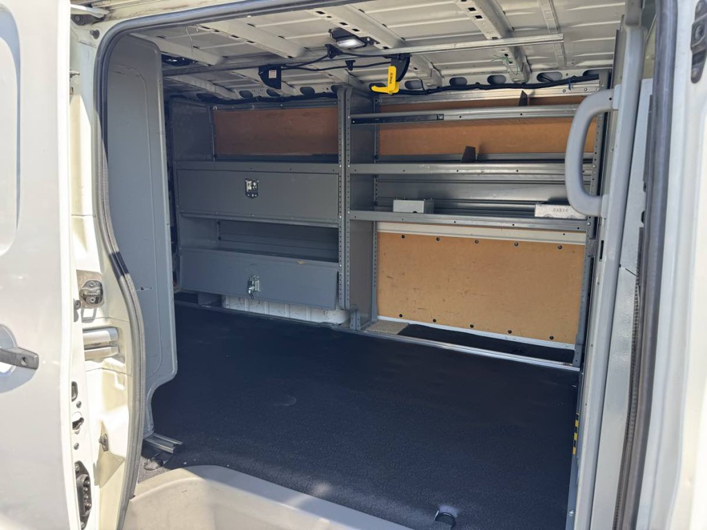 2017 Nissan NV Image 10