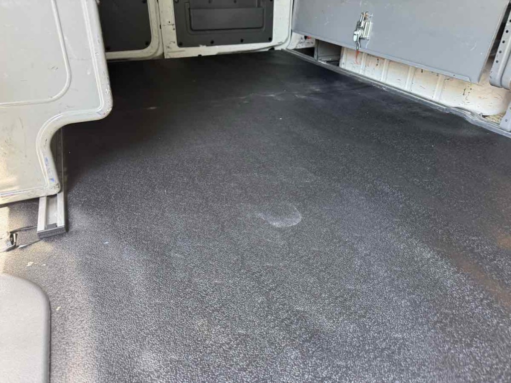 2017 Nissan NV Image 13