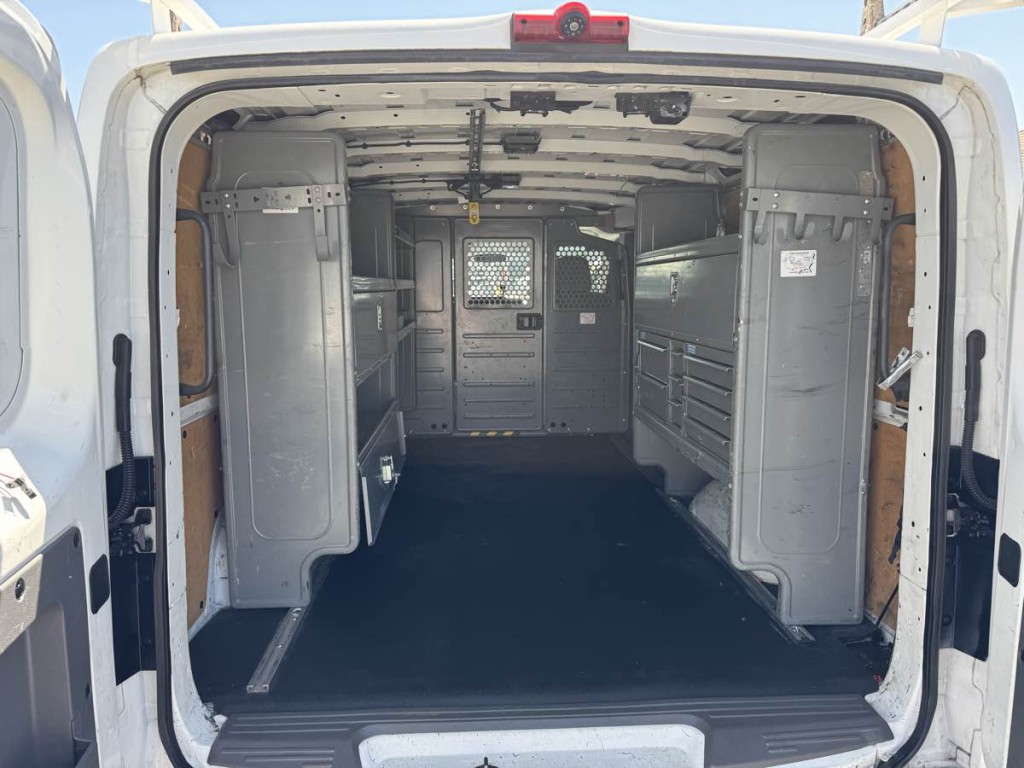 2017 Nissan NV Image 14