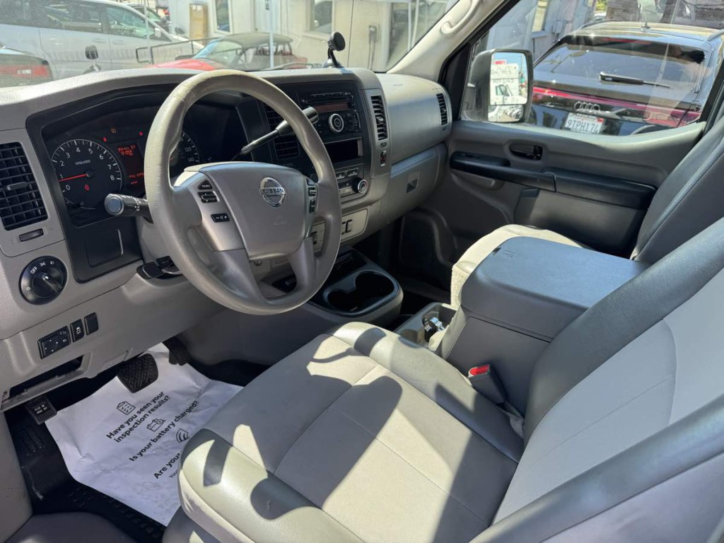 2017 Nissan NV Image 16