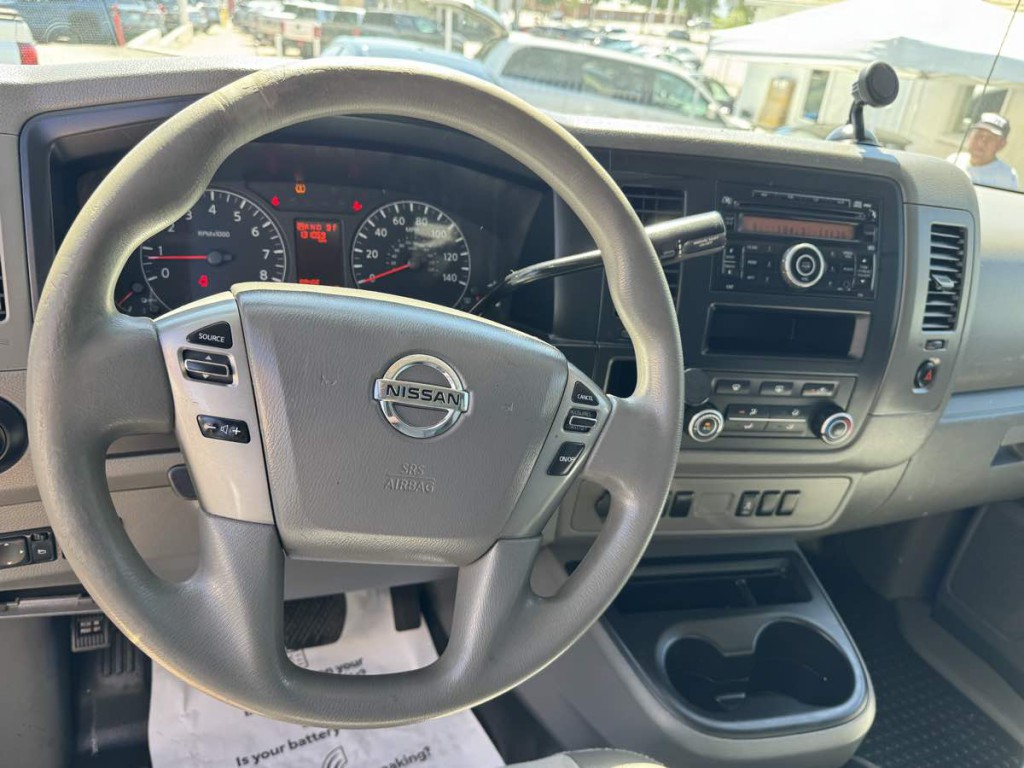 2017 Nissan NV Image 18