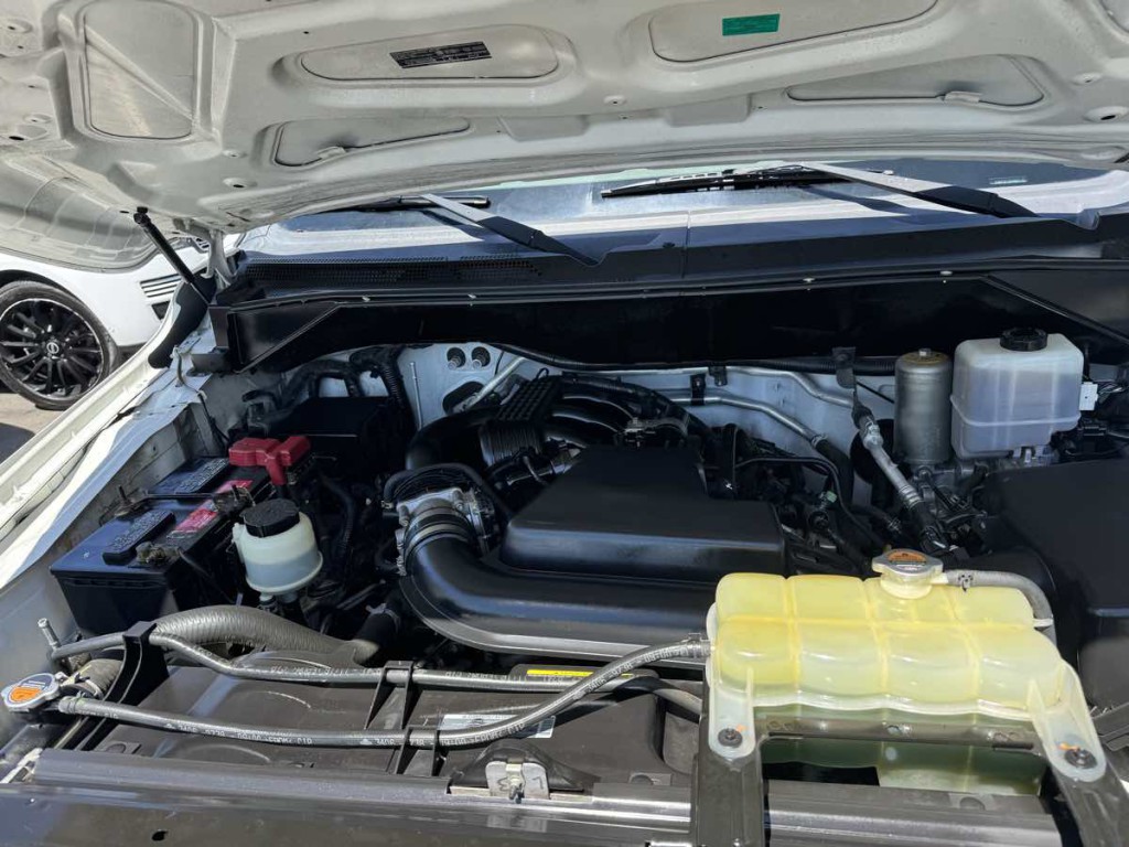 2017 Nissan NV Image 19