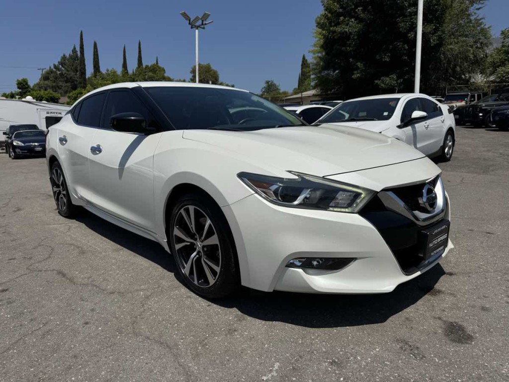 2016 Nissan Maxima Image 1