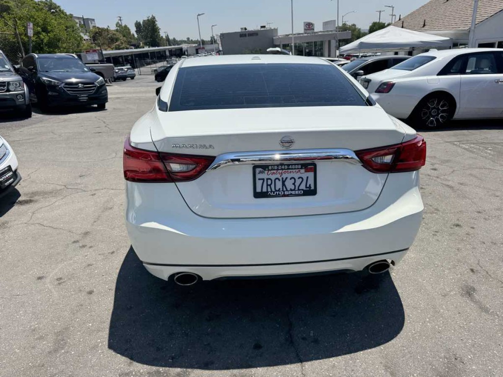 2016 Nissan Maxima Image 5