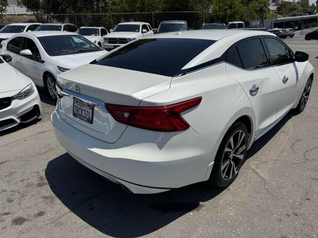 2016 Nissan Maxima Image 6