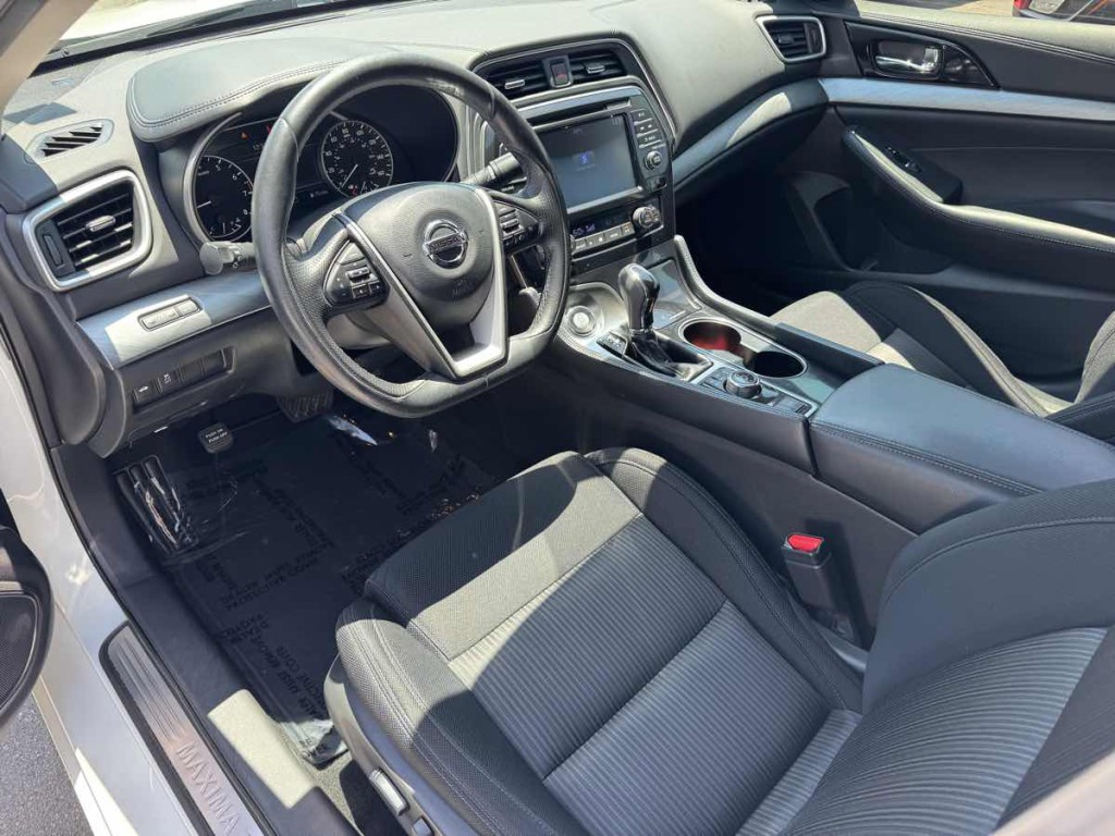 2016 Nissan Maxima Image 9