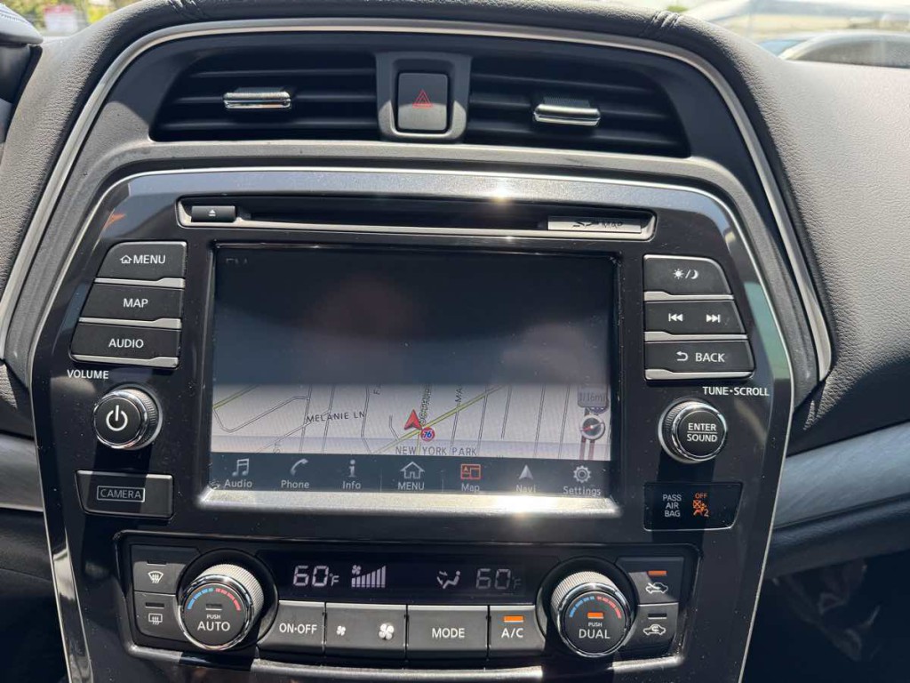 2016 Nissan Maxima Image 13